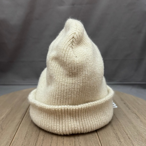 Hot Topic Knit Cuff Beanie Men’s Women’s Winter Hat Cream White OSFA - Picture 2 of 6